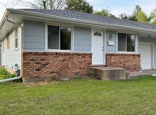 853 8th Ln, Anoka, MN 55303