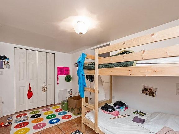 5th image of 1414 W Belle Plaine Ave #1