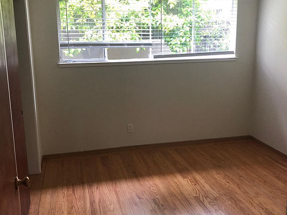 5th image of 735 Nutmeg Ave