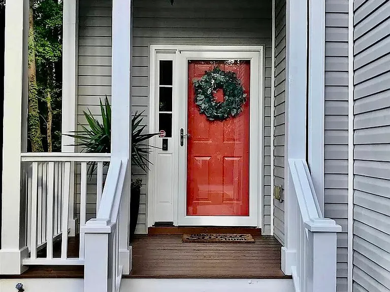 380 Stefan Dr — Photo 2
