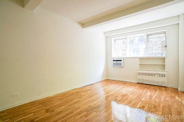 Rented by City Connections Realty | media 10