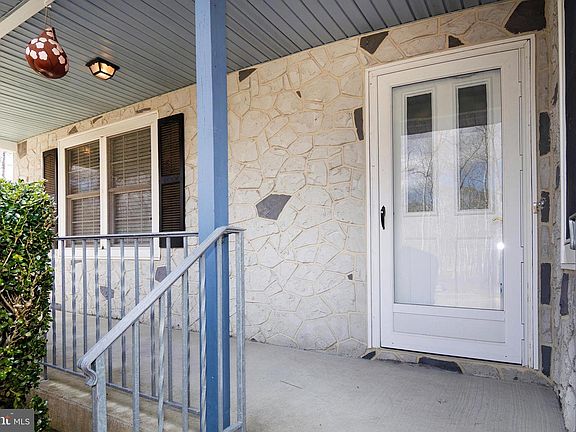 5th image of 55 Taylor Ave