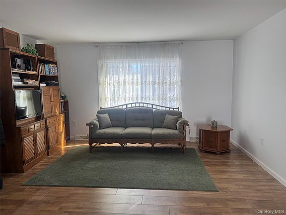 2nd image of 1407 Middle Road #275