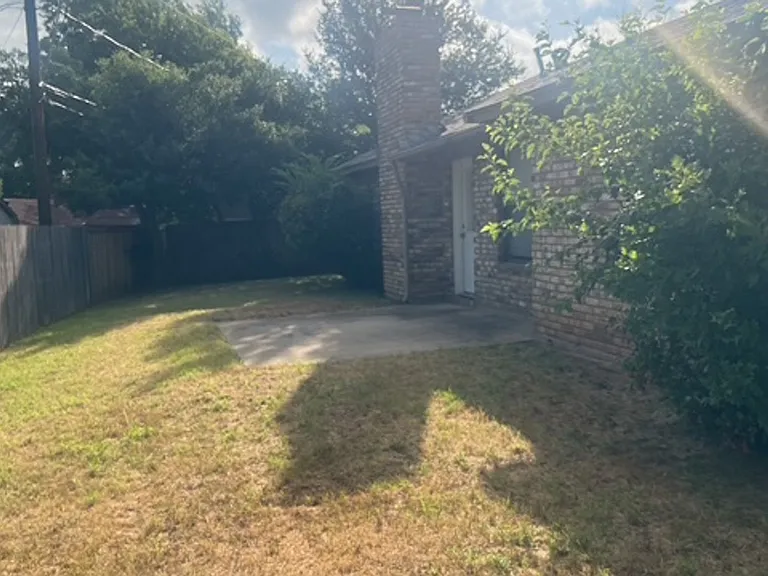 3700 Dauphine Ct — Photo 44