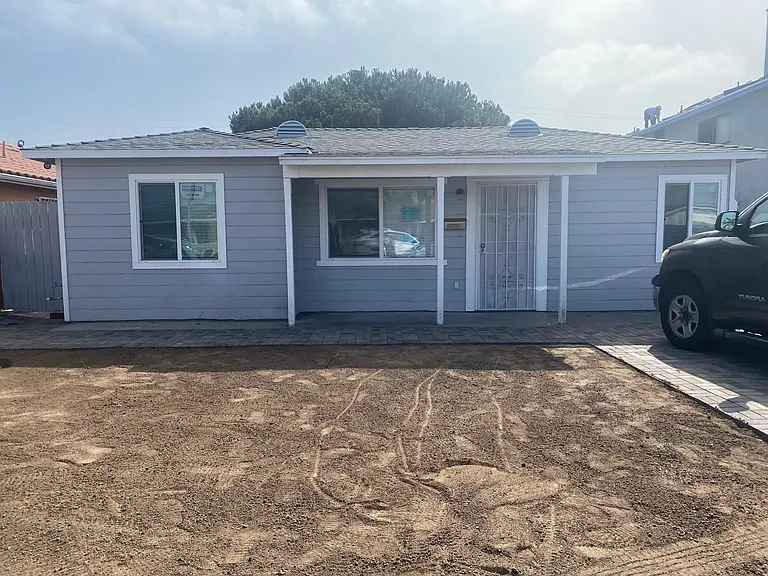 17006 S Berendo Ave — Photo 15