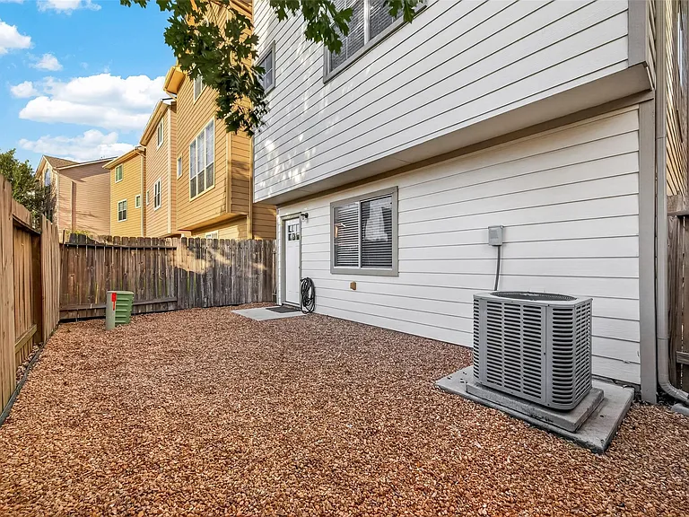 3308 Clearview Cir — Photo 32