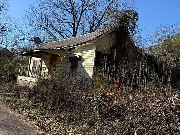 2nd image of 628 Martin Luther King St