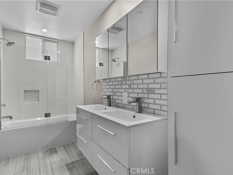 2415 Carnegie Ln #C — Photo 31