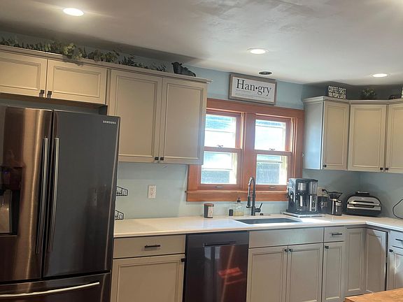 2nd image of 1828 E Eden Pl