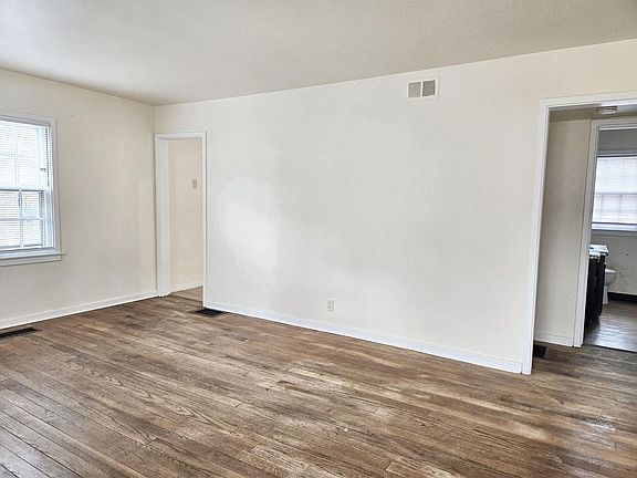 2nd image of 1015 Palmer Ave
