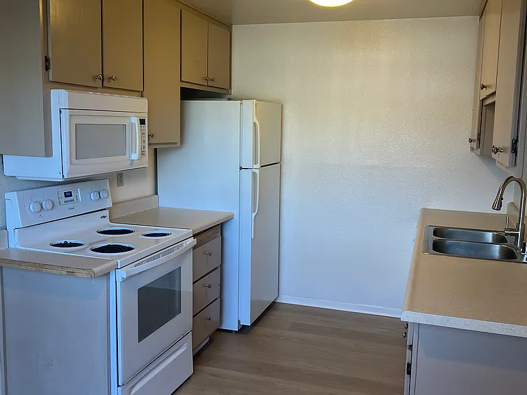 518 Quinn Ave #2 — Photo 4