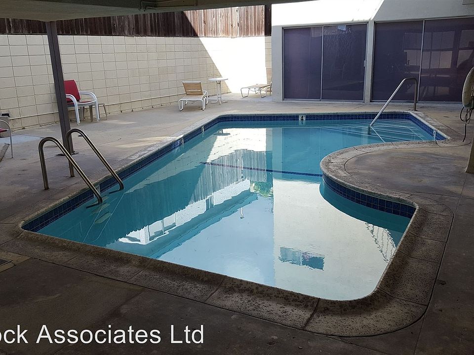 2nd image of 957 1st St APT B