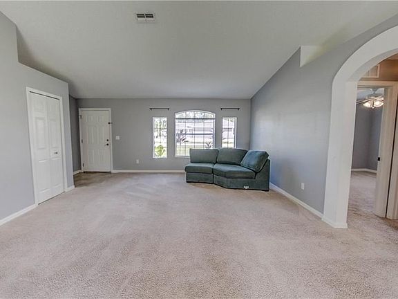 5th image of 5 Red Barn Dr