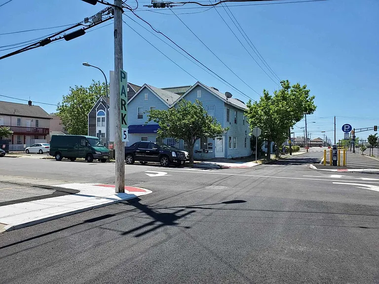 135 Blaine Ave #21 — Photo 2