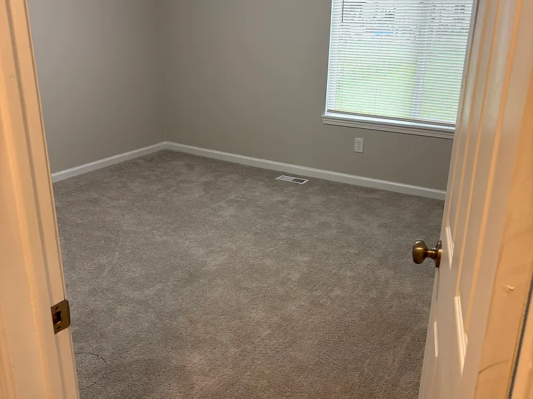 1402 Heritage Dr — Photo 13