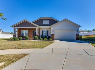 2105 Gelbray Ct, Charlotte, NC 28213