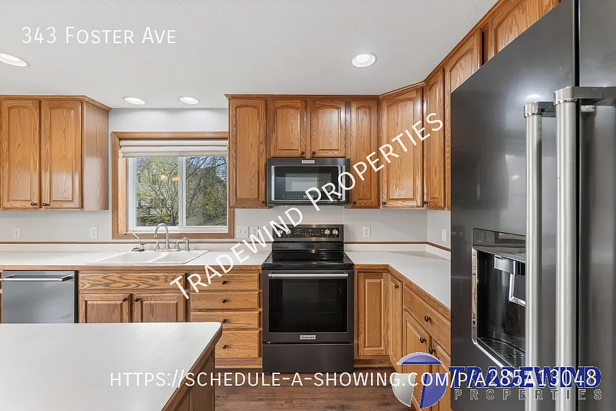 Exceptional 5 Bed 3.5 Bath Home — Photo 2