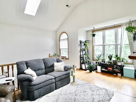 3rd image of 1528 W Cortez St APT 3
