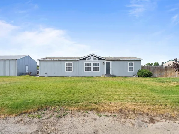 16 Quincy Rd, Burbank, WA 99323
