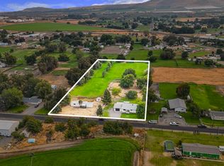 228105 E Game Farm Rd, Kennewick, WA 99337