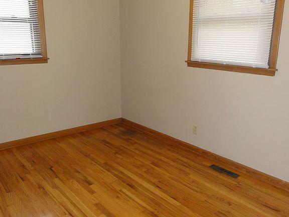 5th image of 1714 Marston St