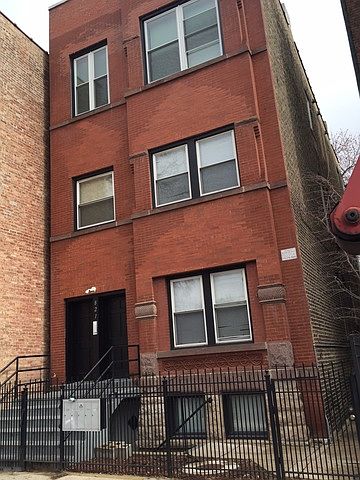 1st image of 821 N Damen Ave