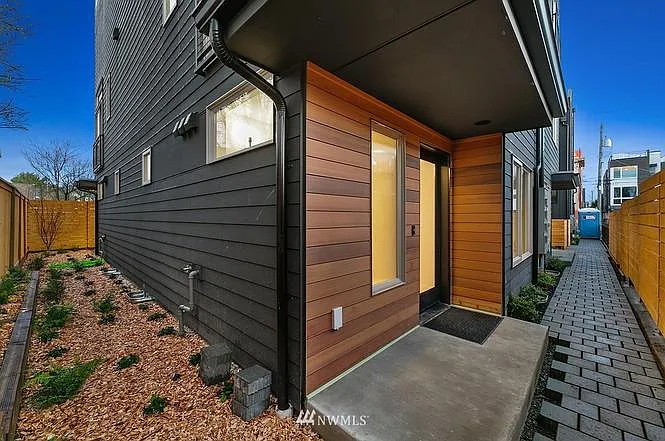 1124 NW 57th St #D — Photo 2