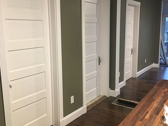4th image of 758 W Grand Ave