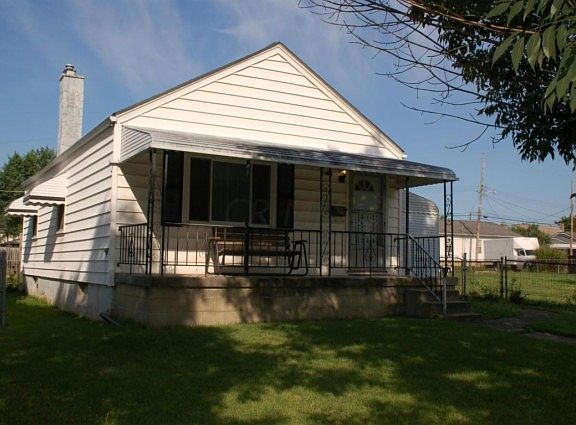 2nd image of 541 Helen St