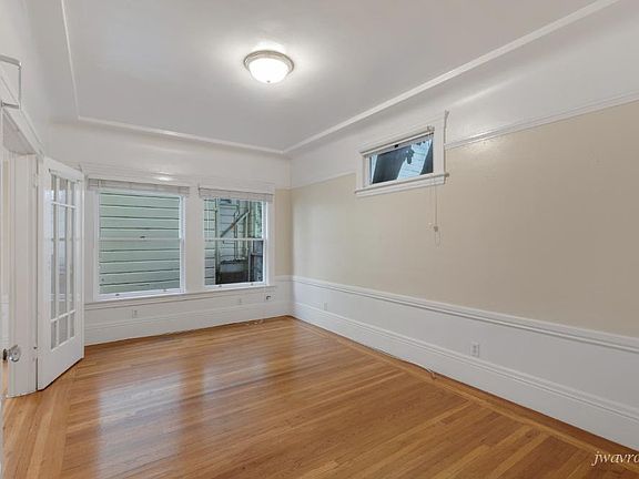 2nd image of 901 Broderick St #3