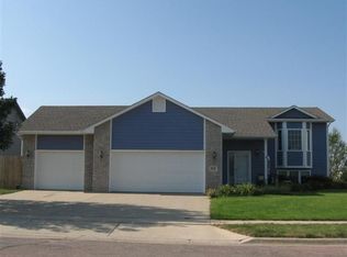1806 Jack Nicklaus Dr, Elk Point, SD 57025