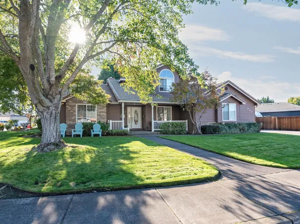 947 Brandon St, Central Pt, OR 97502