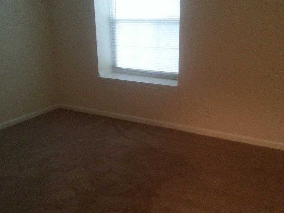 1st image of 119 Village Ln APT G