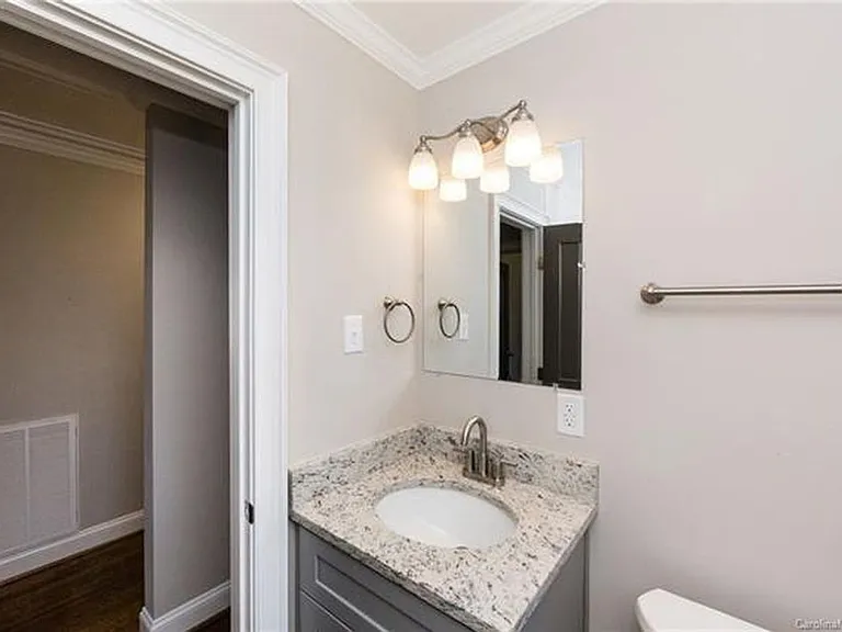 2939 Dogwood Ave — Photo 6