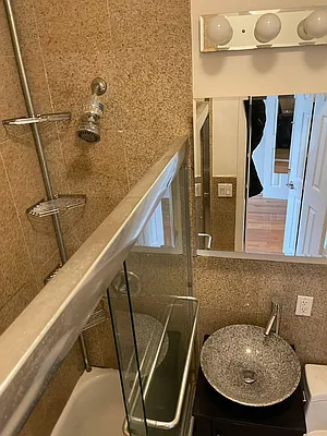 Rented by Eric Goodman Realty Corp | media 22