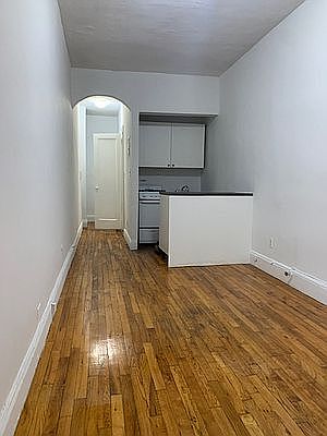 2nd image of 206 W 21st St APT 1