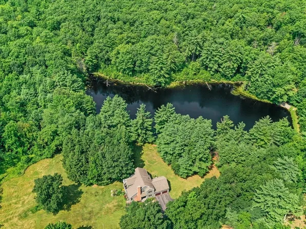 27 Bailey Rd, Townsend, MA 01474