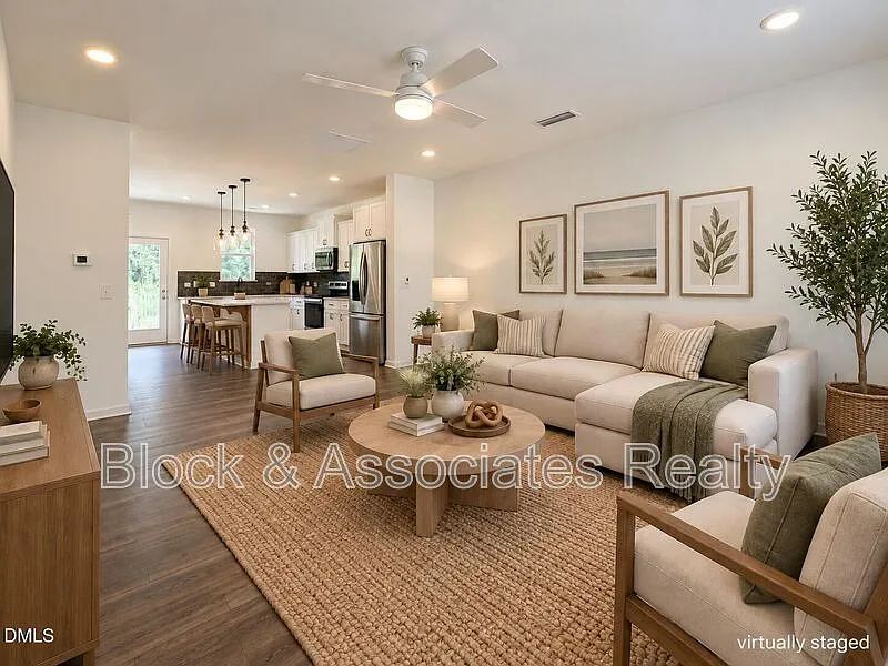 3 bed, 2.5 bath, $1,700 — Photo 2
