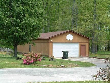 Garage / Workshop 1460 sf