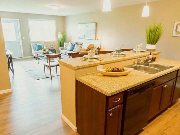 2nd image of 320 Allan Ave APT 314