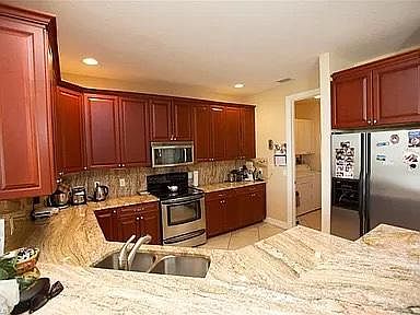 3rd image of 3019 Chiquita Blvd S