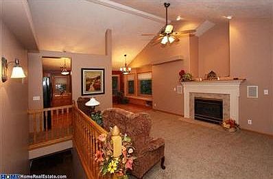 3rd image of 824 Karen Dr