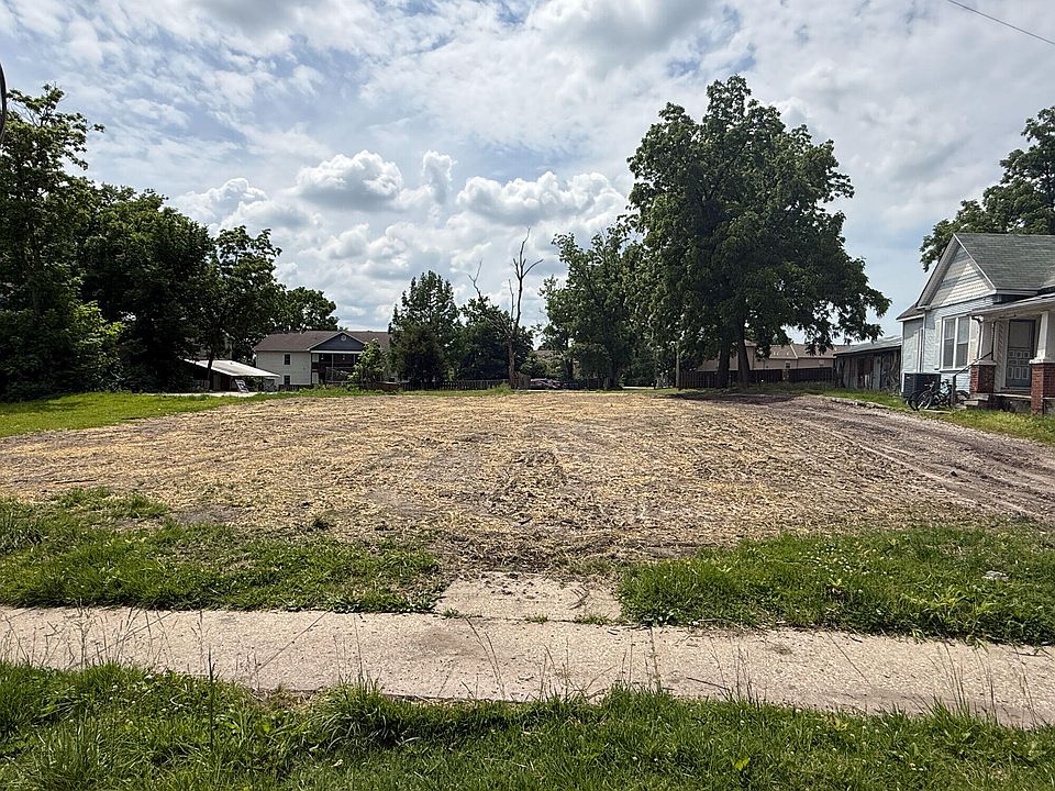1st image of 407 N 8th St