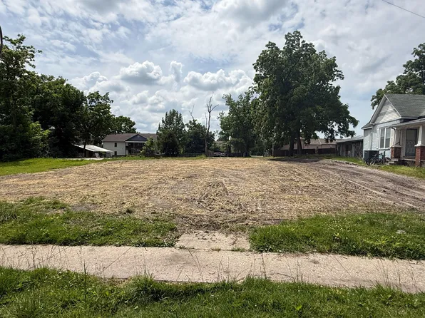 407 N 8th St, Columbia, MO 65201