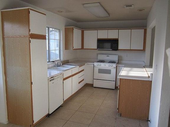 3rd image of 145 N Yale Ave