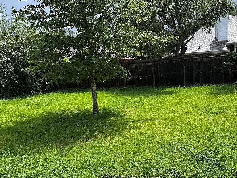 19530 Gladewater Dr — Photo 26