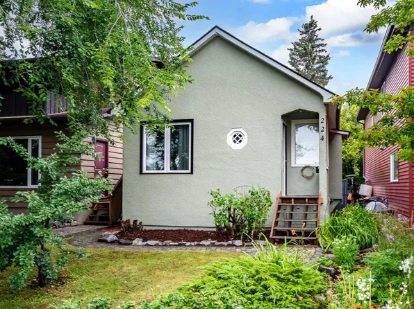 224 S 30th Ave NE, Calgary, AB T2E 2C9