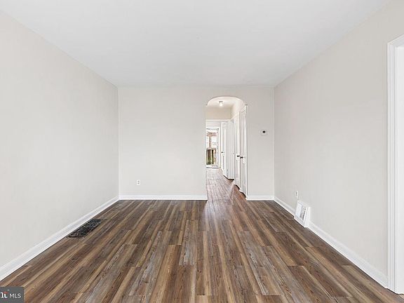 3rd image of 6803 Algard St