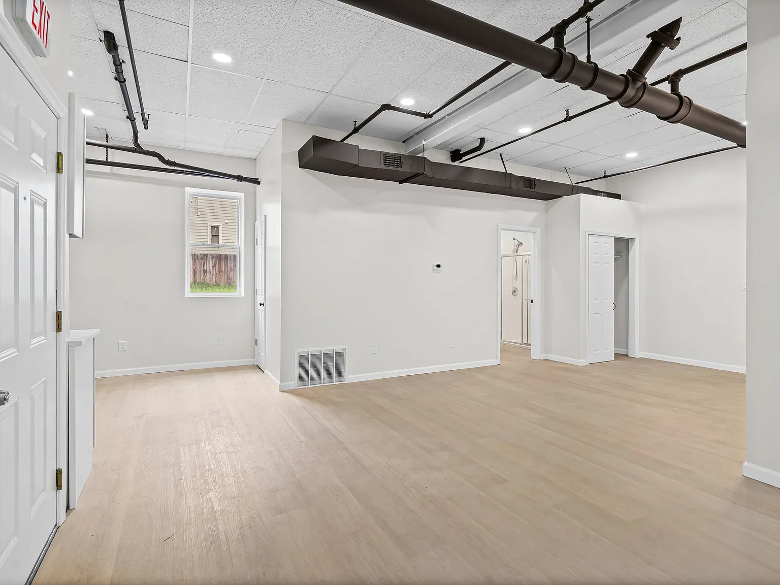 1 bed, 850 sqft, $1,400 — Photo 2