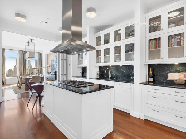 15 Central Park West image 7 of 22